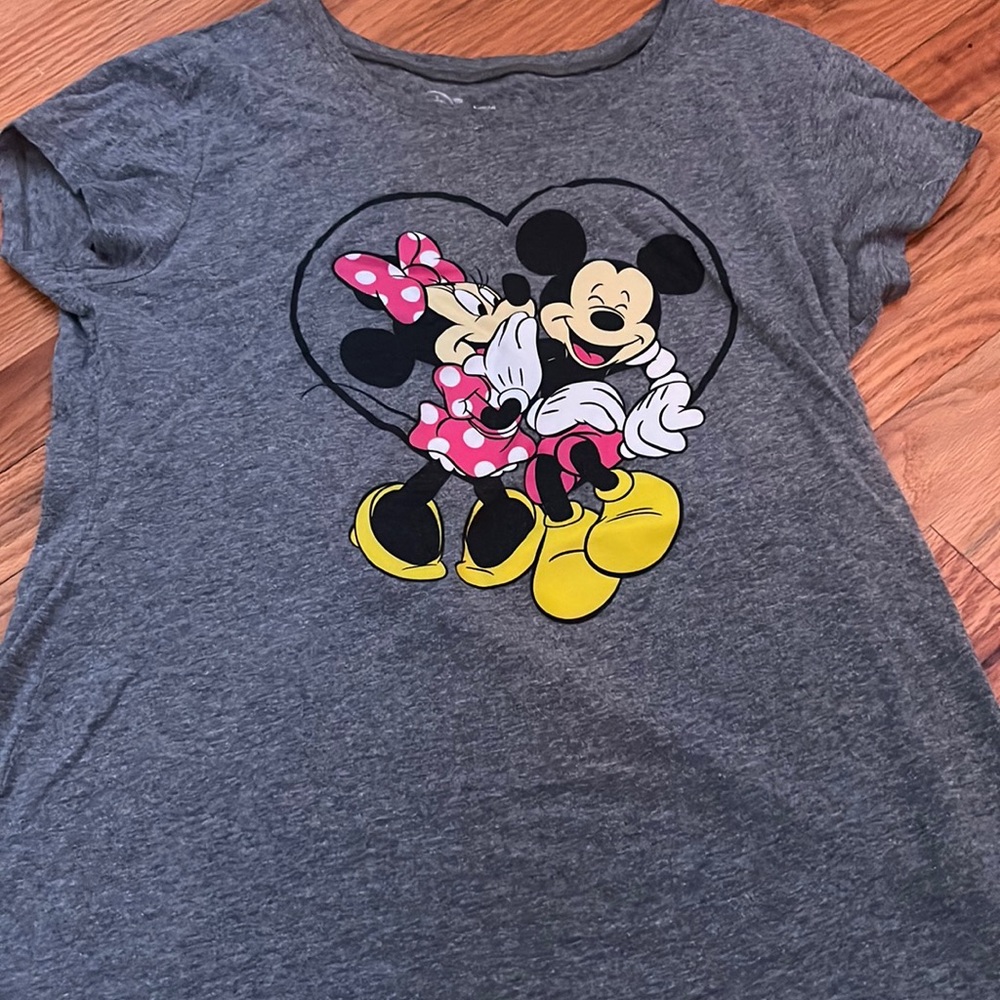 Disney shirt,never worn